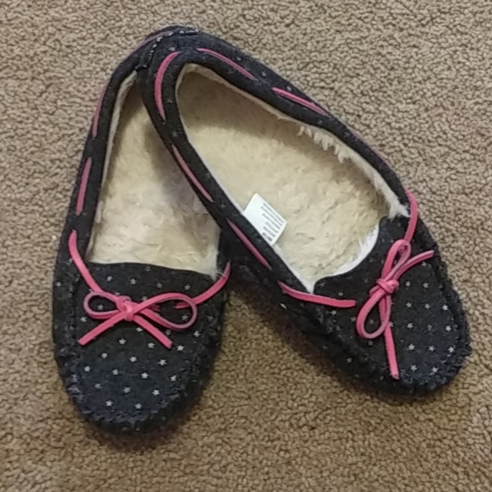 Women's Size M (7-8) slippers